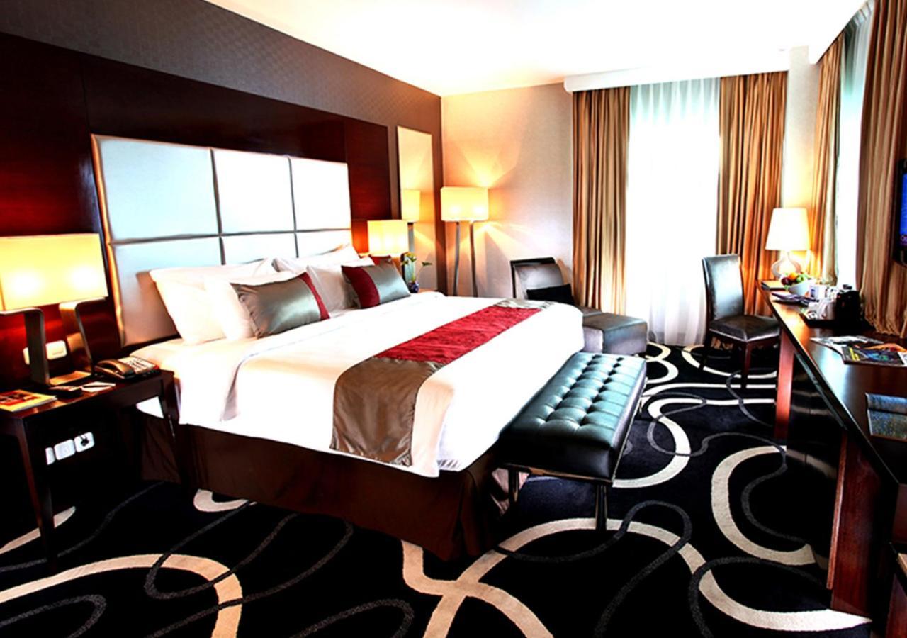 Swiss-Belhotel Ambon Exterior photo
